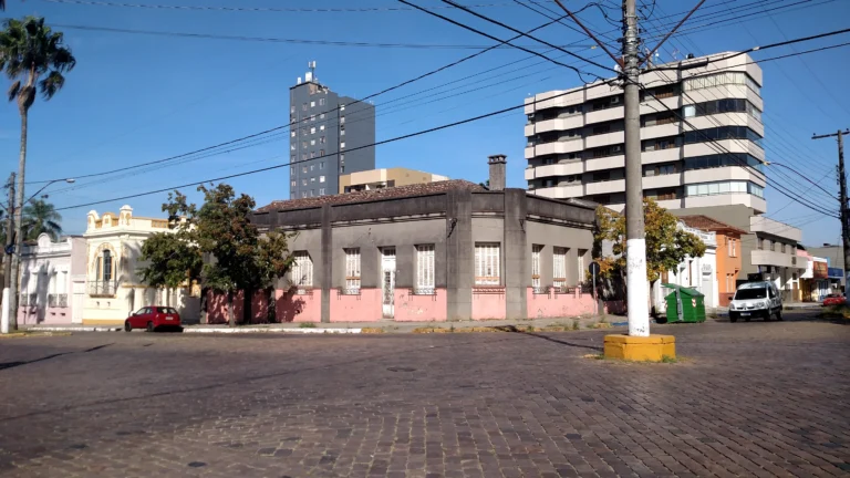 Bagé, Rio Grande do Sul - A cidade gaúcha na fronteira com o Uruguai fica no mesmo paralelo do Chile e da África do Sul, e é por isso que o vinho dela ganhou selo do INPI e o azeite virou rota oficial