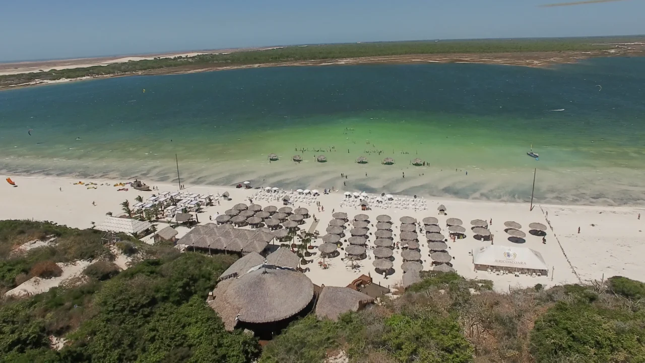 Jericoacoara, Ceará A vila cearense sem postes de luz e sem asfalto que foi eleita uma das 10 praias mais bonitas do mundo e virou o 3º parque mais visitado do país