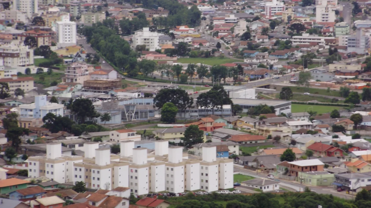 Lages — SC Município que se tornou o berço do turismo rural no Brasil, com a única serra do país onde a neve ainda cobre os campos no inverno S