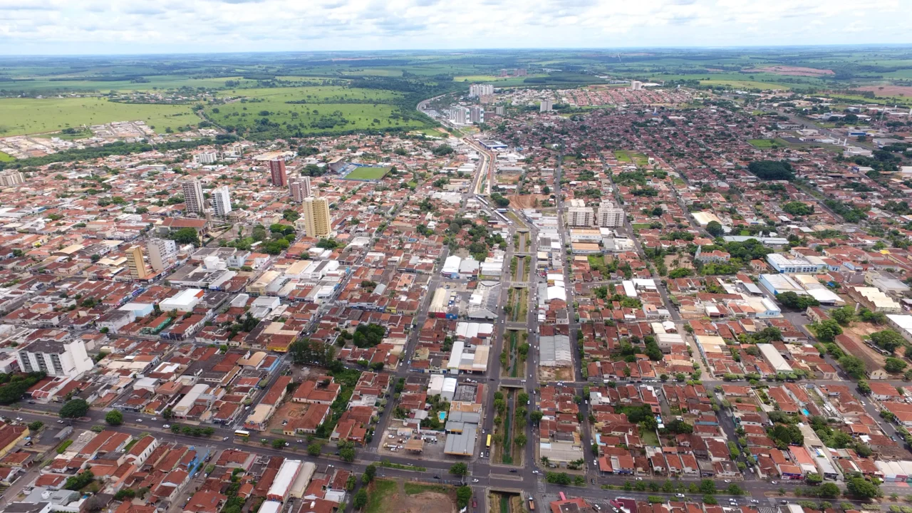 Olímpia mistura diversão, águas termais e vida no interior paulista //