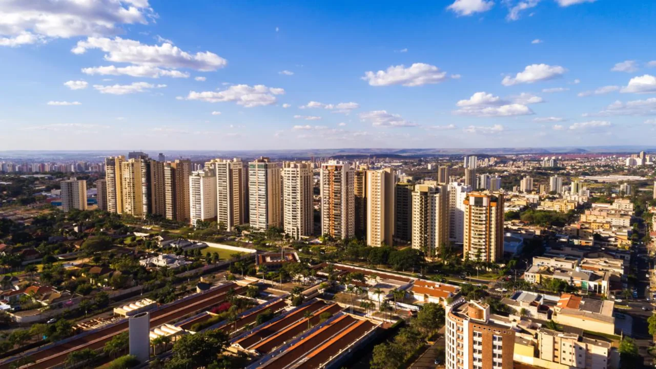 Ribeirão Preto, São Paulo O município do interior que supera 26 capitais e 10 estados inteiros, eleito como melhor cidade não capital do Brasil em qualidade de vida