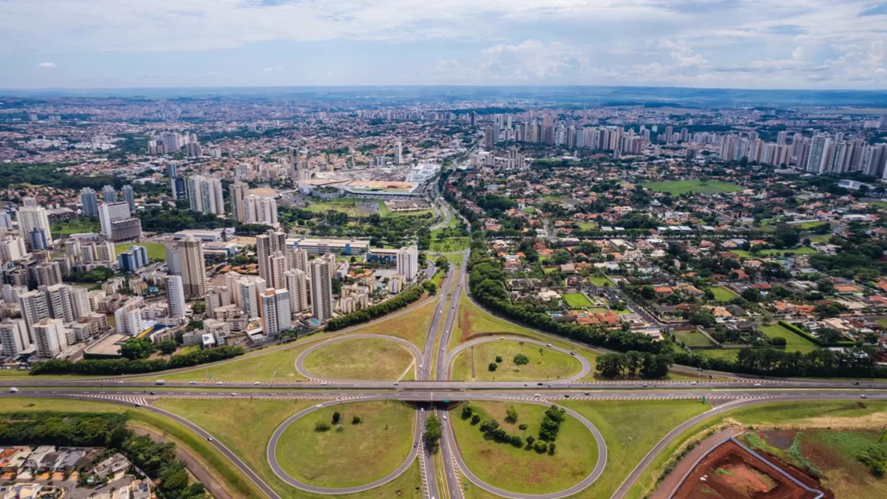 Ribeirão Preto, São Paulo O município do interior que supera 26 capitais e 10 estados inteiros, eleito como melhor cidade não capital do Brasil em qualidade de vida