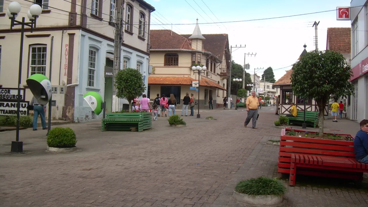 São Bento do Sul oferece cultura, natureza e uma rotina ligada aos móveis //