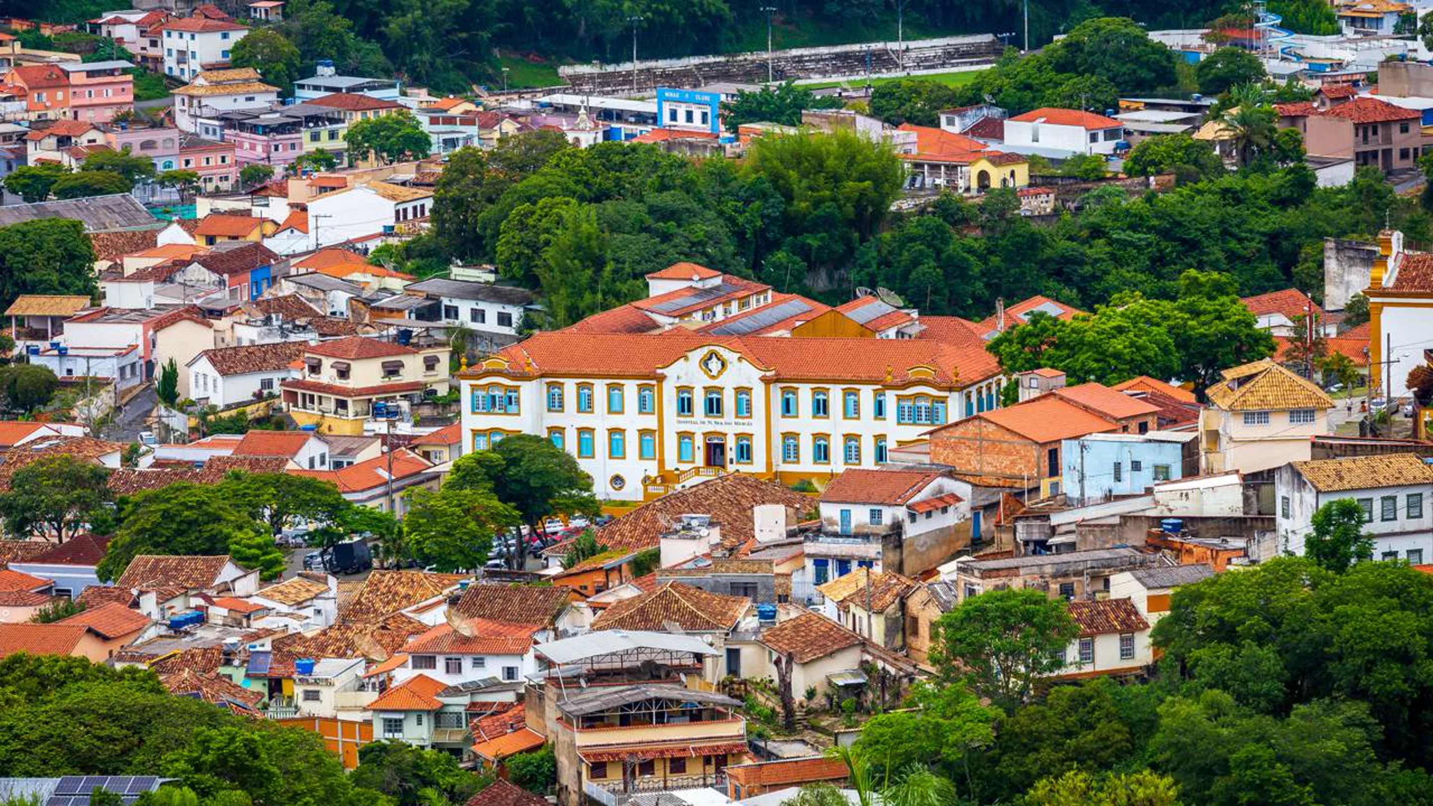 Depois de 30 anos sob concessão, o trem a vapor de uma cidade histórica mineira passa à gestão municipal, com reforma prevista para estação, rotunda e oficinas