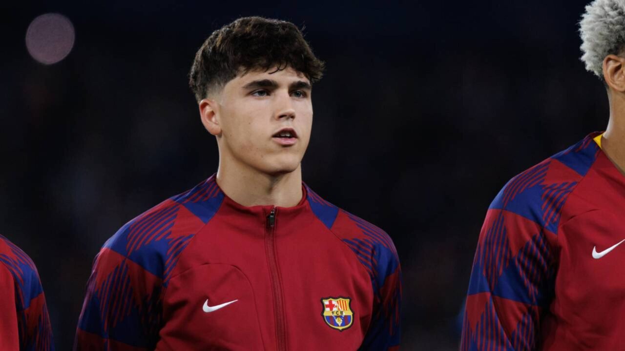 Pau Cubarsí, 19 anos, campeão do mundo pela Espanha: "adoro dormir. Durmo 9 horas, treino de manhã e às 3 da tarde vou para a aula"