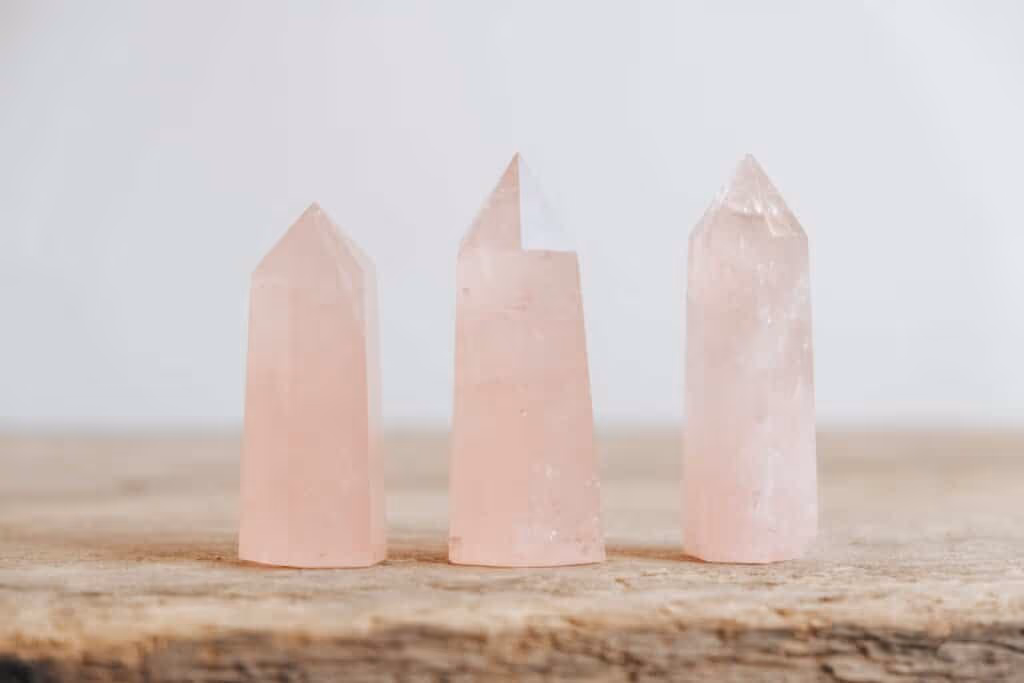 4 rituais com quartzo rosa para atrair amor