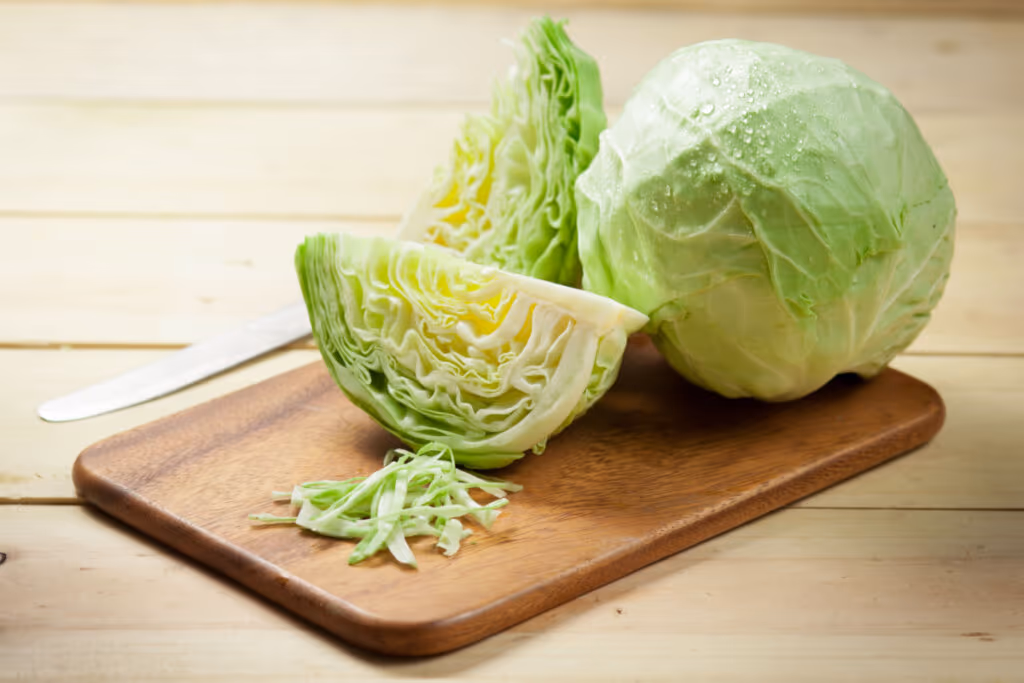 Conheça 11 alimentos ricos em vitamina K que podem beneficiar a saúde do fígado