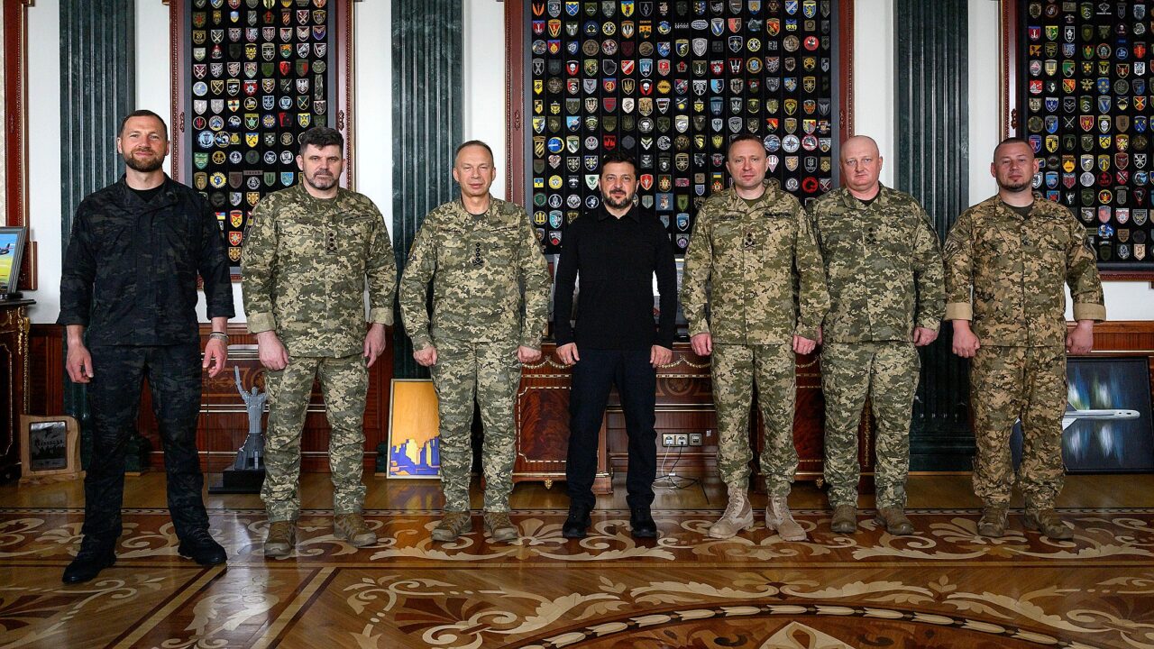 Crusoé: Zelensky avança com as trocas no comando militar da Ucrânia