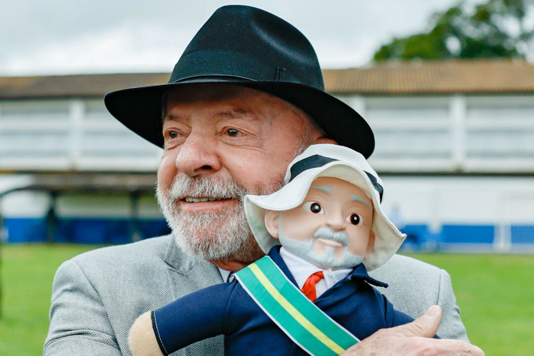 Crusoé: Lula define slogan para campanha à reeleição