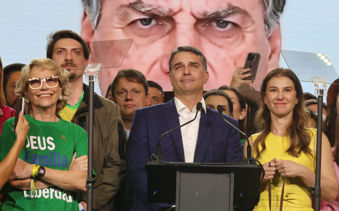 Flávio Bolsonaro superou o pai