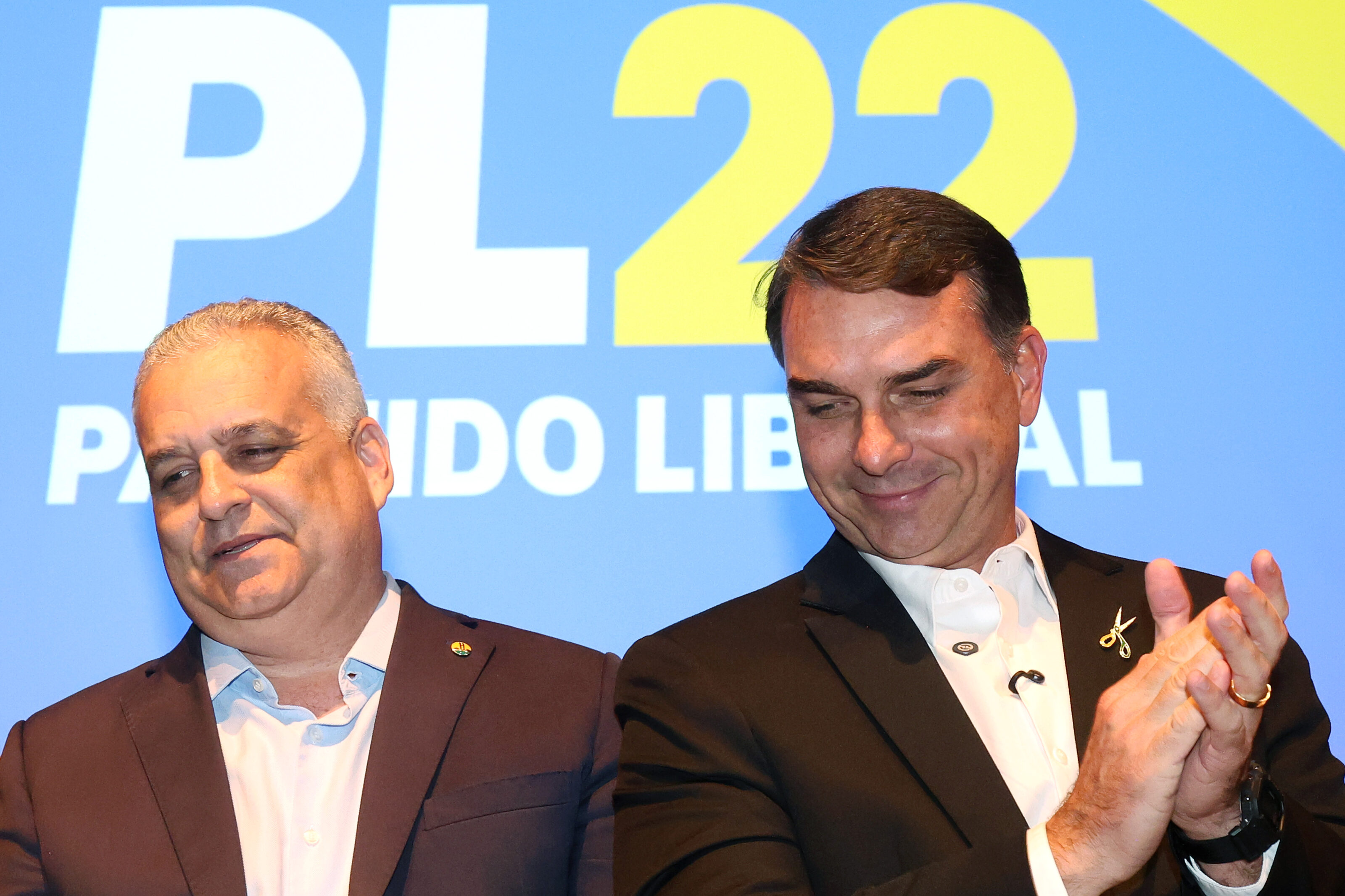 Campanha de Lula pede investigação sobre ‘rede’ de perfis ligados a Flávio - Foto