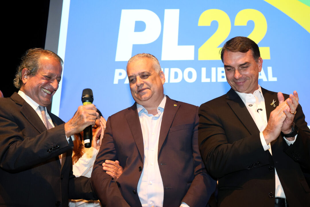 PL reconhece vitória de Lula, mas reforça dúvidas sobre eleição