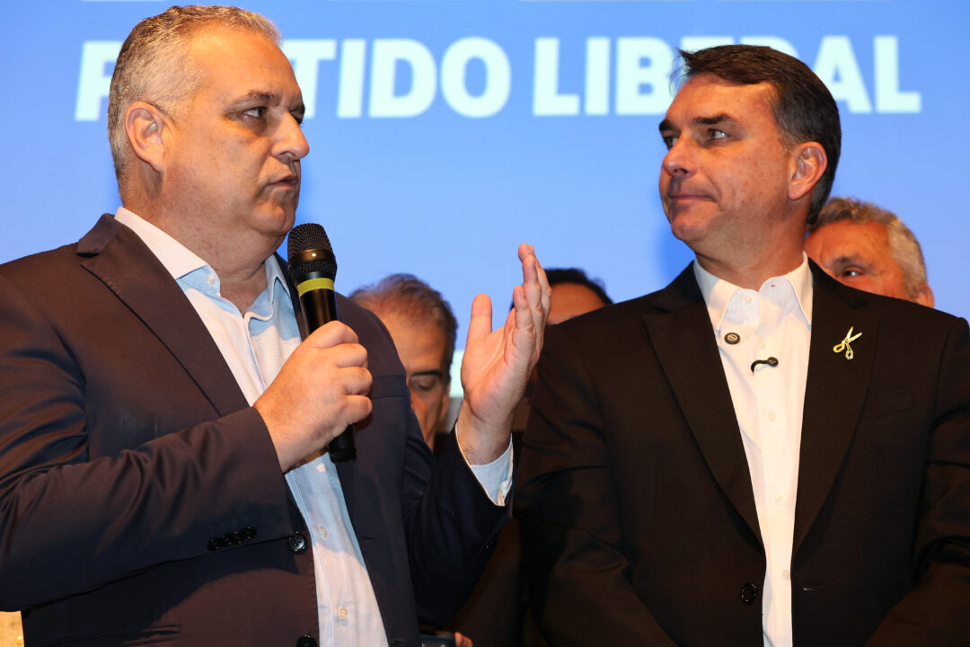 Flávio descarta troca de vice e confirma Alfredo Gaspar na chapa