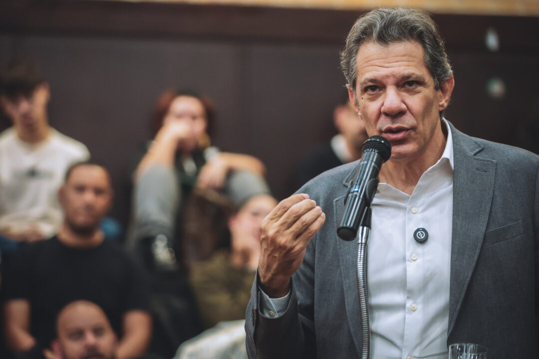 Haddad declara R$ 861 mil em bens ao TSE