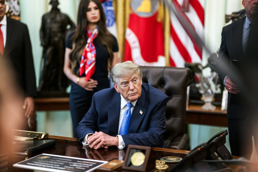 Parlamentares dos EUA acusam Trump de tentar interferir na eleição no Brasil