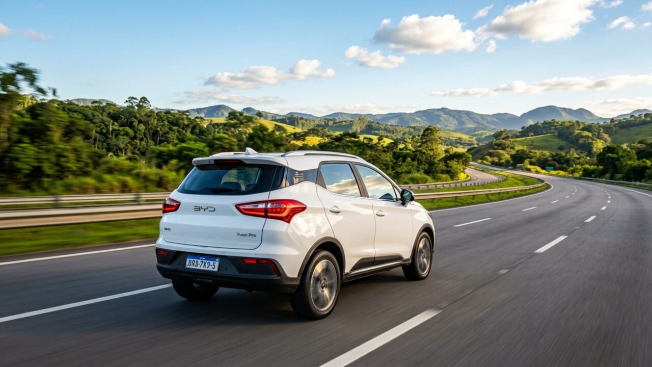 BYD coloca SUV elétrico de R$ 182.990 para rodar até 250 km e fazer o equivalente a 56 km com 1 litro de gasolina