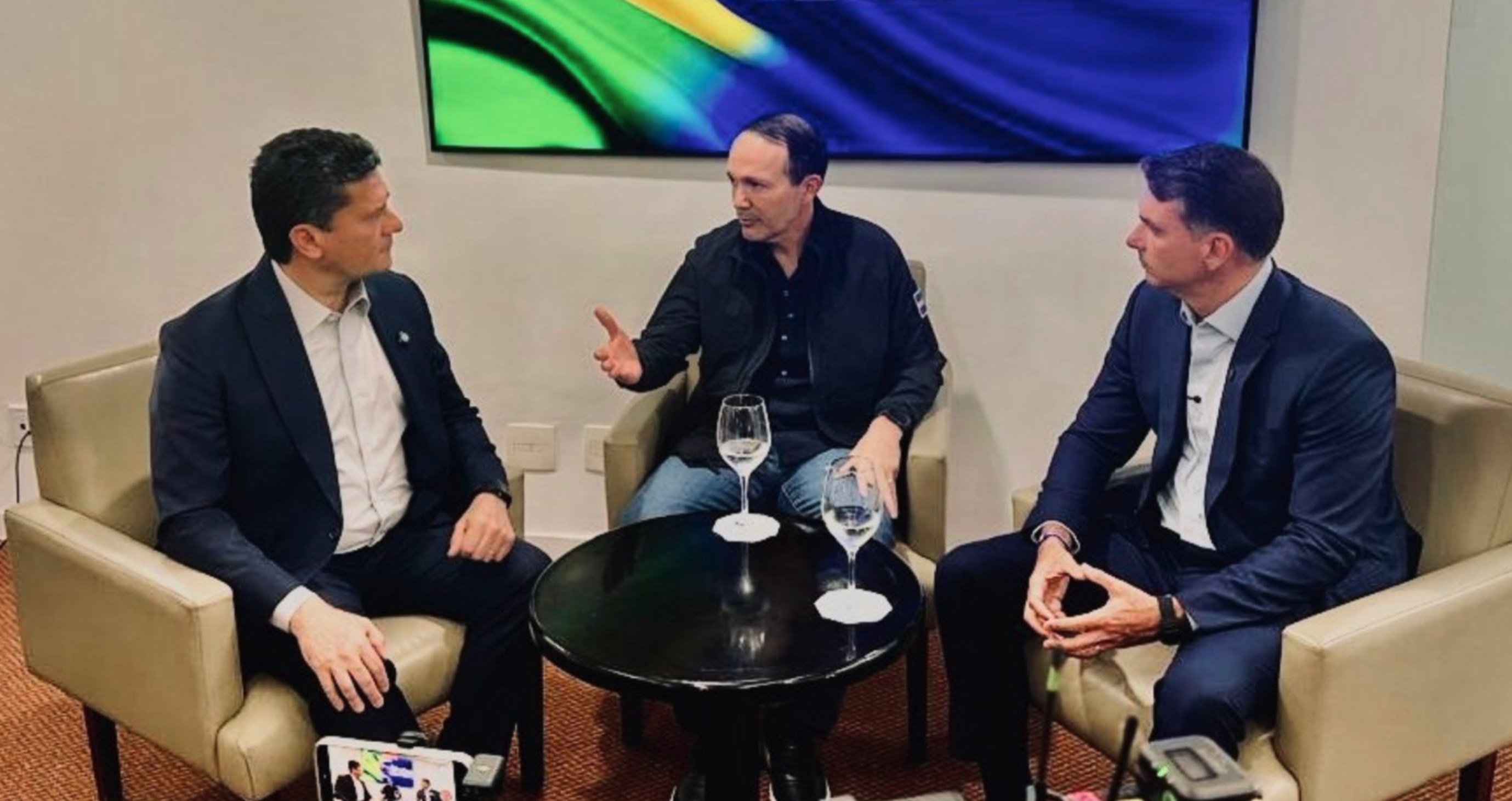 Moro anuncia “Presídio El Salvador” após encontro com ministro de Bukele - QTU Questões do Universo