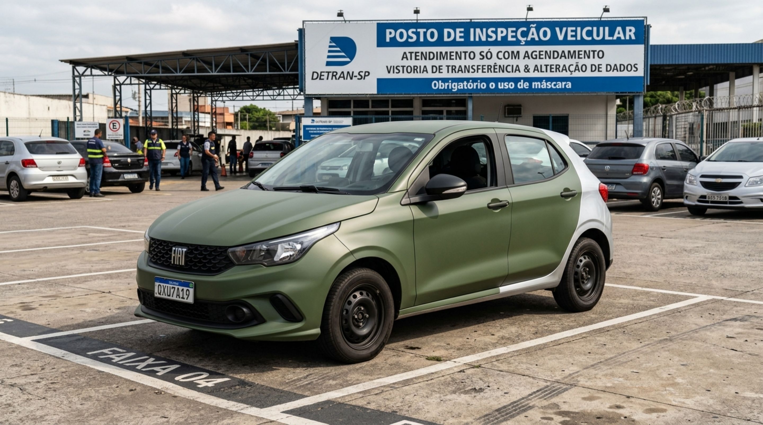 Motorista envelopa quase todo o carro para mudar o visual, mas descobre, ao regularizar o veículo, que certas alterações precisam constar no cadastro - QTU Questões do Universo