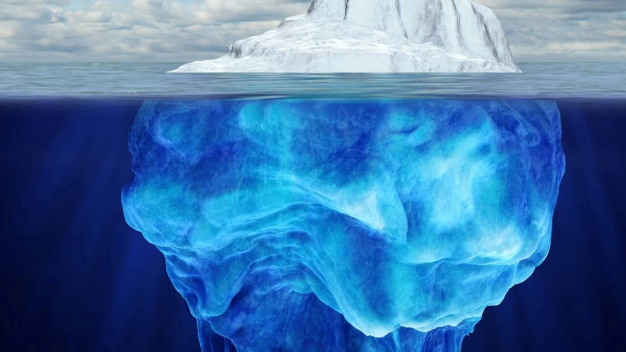 Em 1977, eles transportaram um bloco de gelo com mais de uma tonelada do Alasca até Iowa para estudar se icebergs poderiam virar uma fonte de água doce