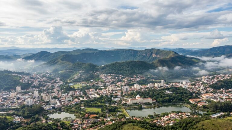 Poços de Caldas, Minas Gerais, reúne montanhas, jardins e águas termais // IMAGEM ILUSTRATIVA