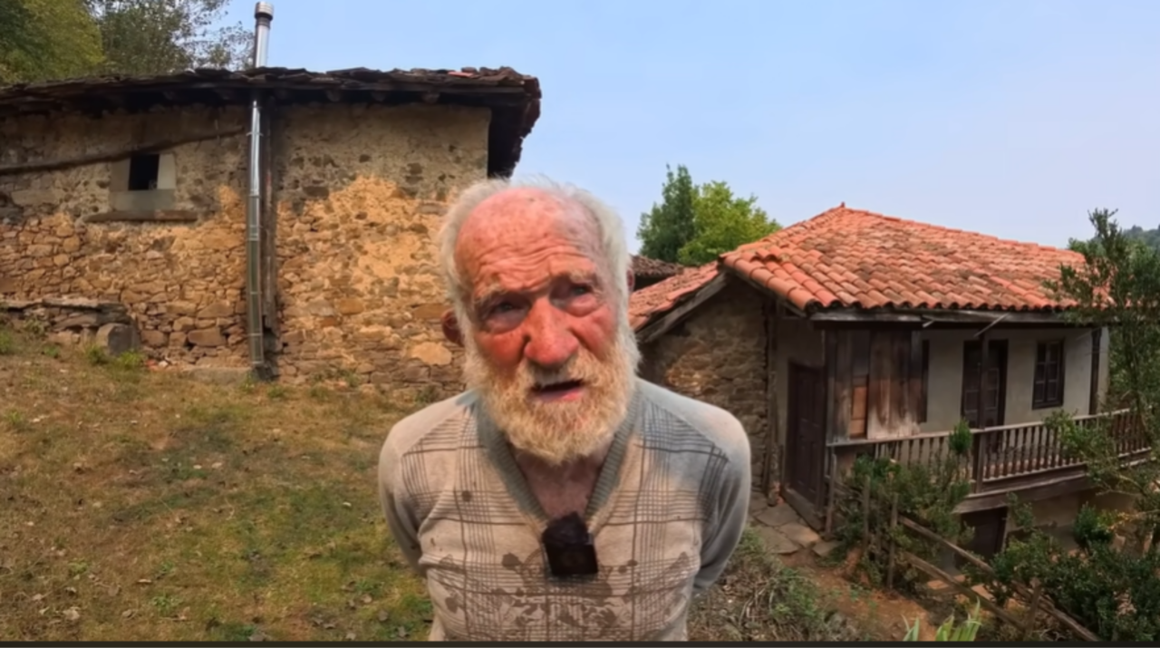 Federico tem 94 anos, vive isolado e sem eletricidade na floresta há décadas: “Não há lagartos, você não vê uma cobra nem de longe… não há agricultura e todas as aves vão embora”