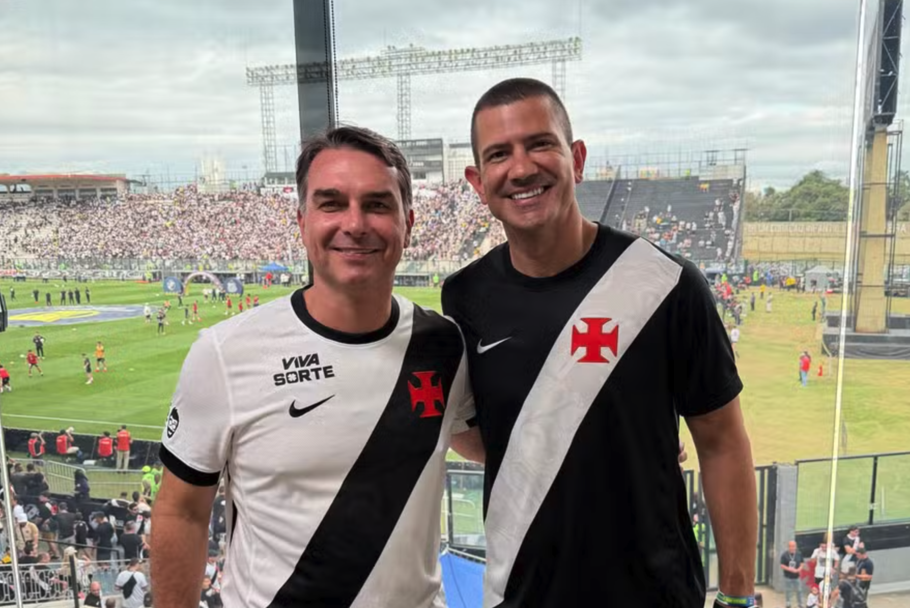 Flvio assiste  derrota do Vasco encontra Neymar e  va | Brasil - Imagem 3 | QTU - Notícias