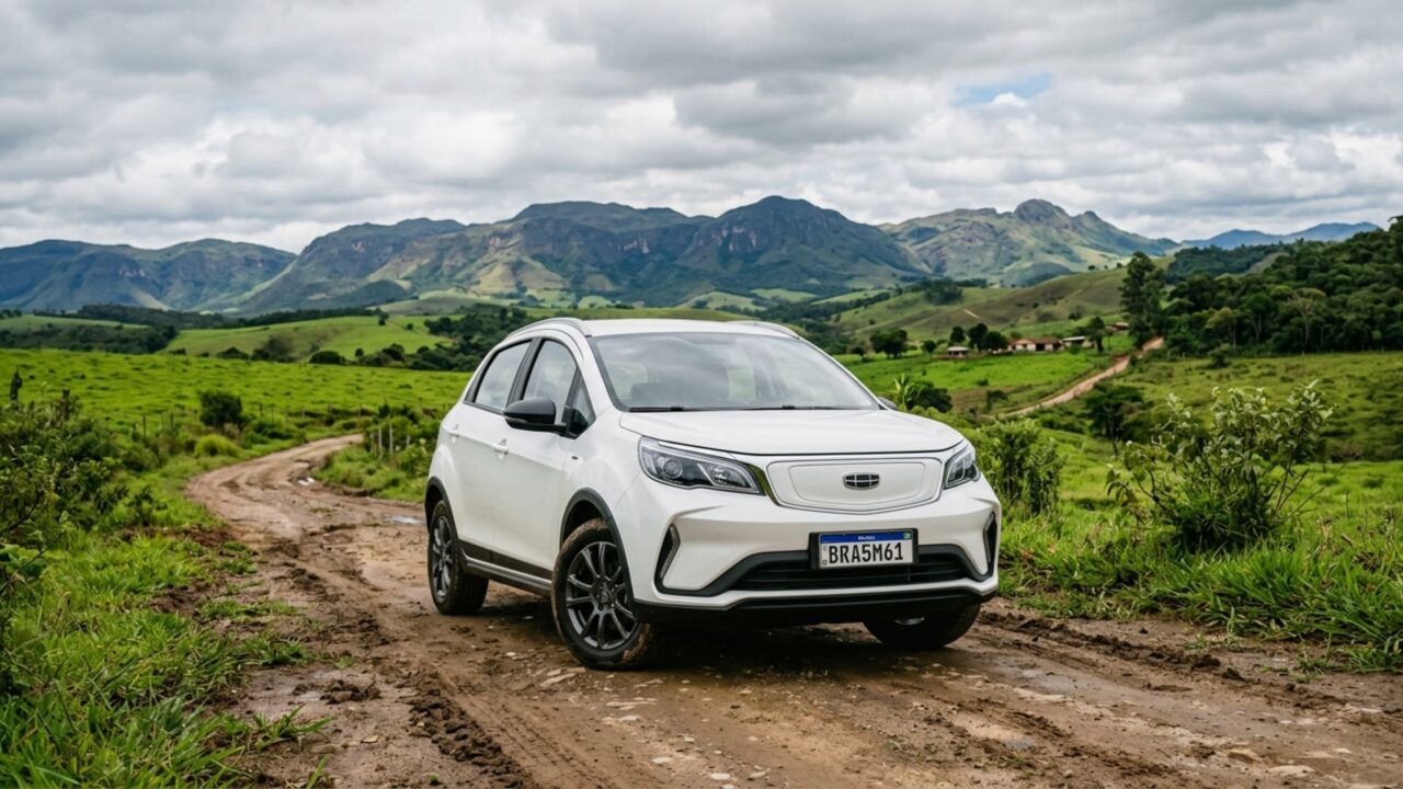 Geely coloca elétrico de R$ 123.800 com 289 km de autonomia que vira gigante de 1.320 litros ao rebater os bancos