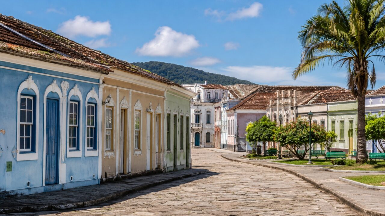 Uma das cidades históricas mais antigas do Sul coloca praias, lagoas e casarões coloniais no mesmo cenário entre Florianópolis e o extremo sul catarinense