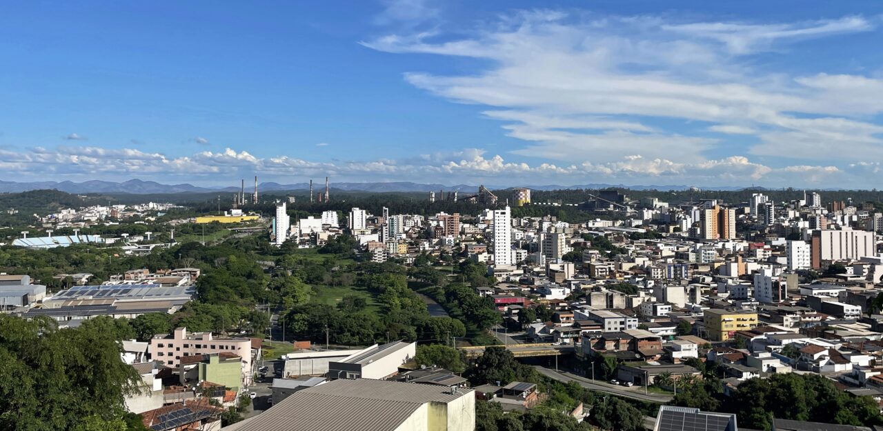 Ipatinga reúne indústrias, parques e bairros urbanos //