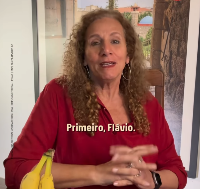 Jandira dá dicas para Flávio não passar mal em entrevistas