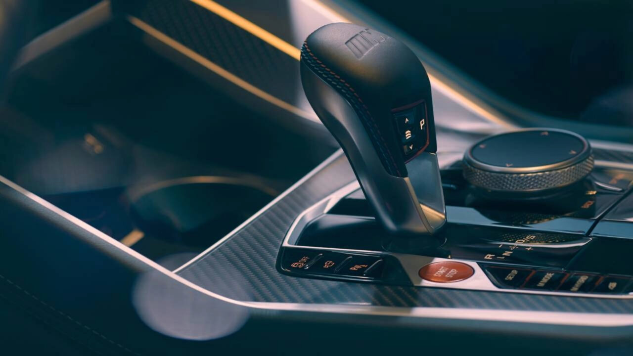 Motoristas que possuem carro automático deveriam conseguir mudar a carteira para veículo manual sem refazer o teste?
