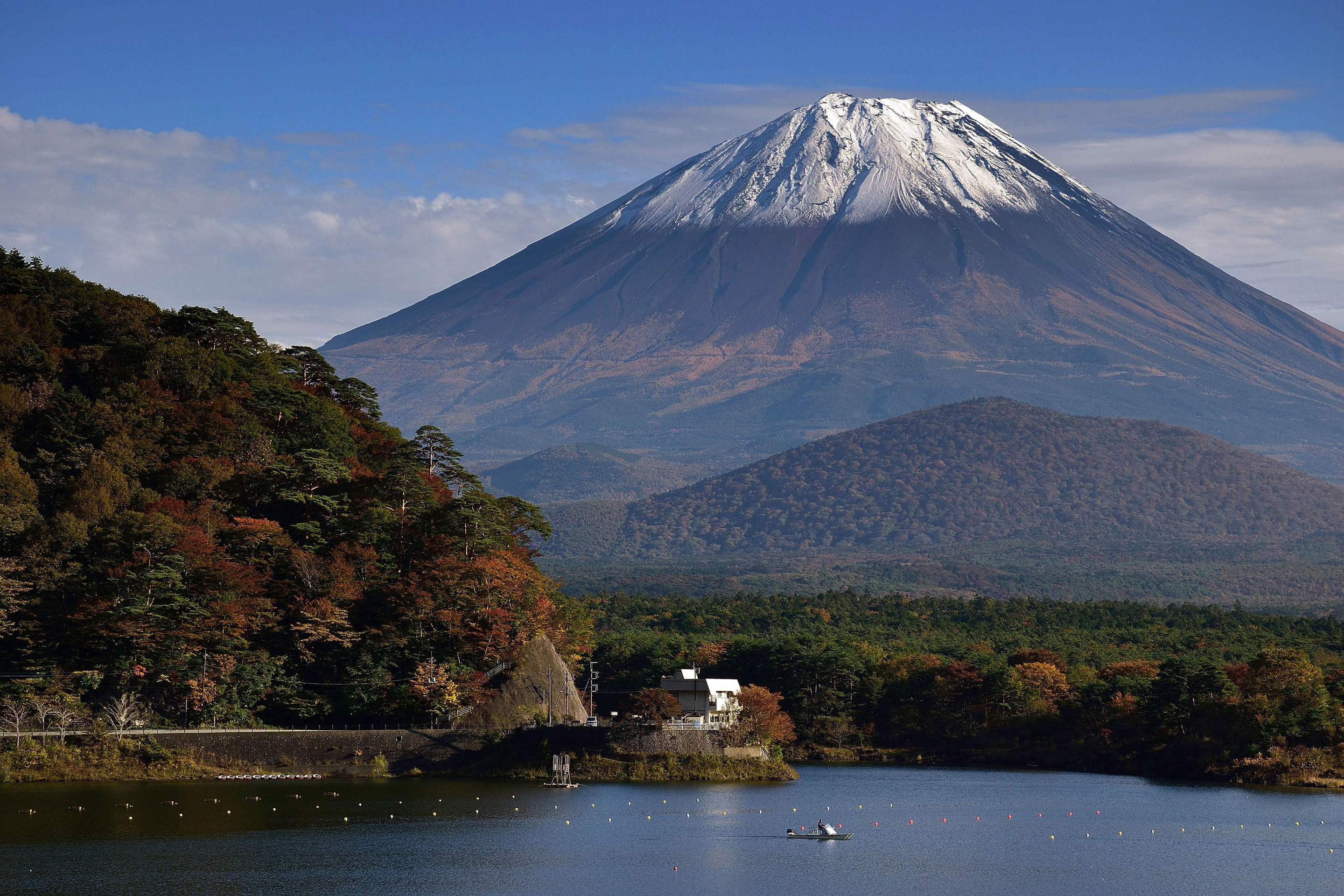 Pai abandona filho de 7 anos no Monte Fuji para conseguir chegar ao cume - QTU Questões do Universo