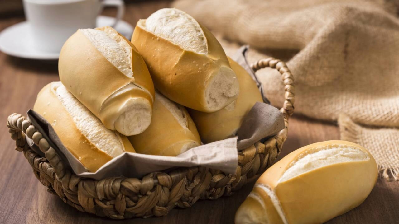 Nem no micro-ondas, nem dentro do forno: o melhor lugar para conservar o pão francês para que ele dure mais e sempre fique fresquinho para o café da manhã