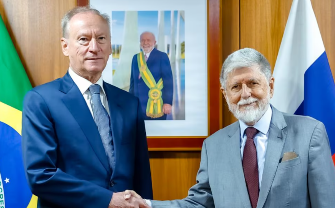 Enviado de Putin discute cooperação com Lula