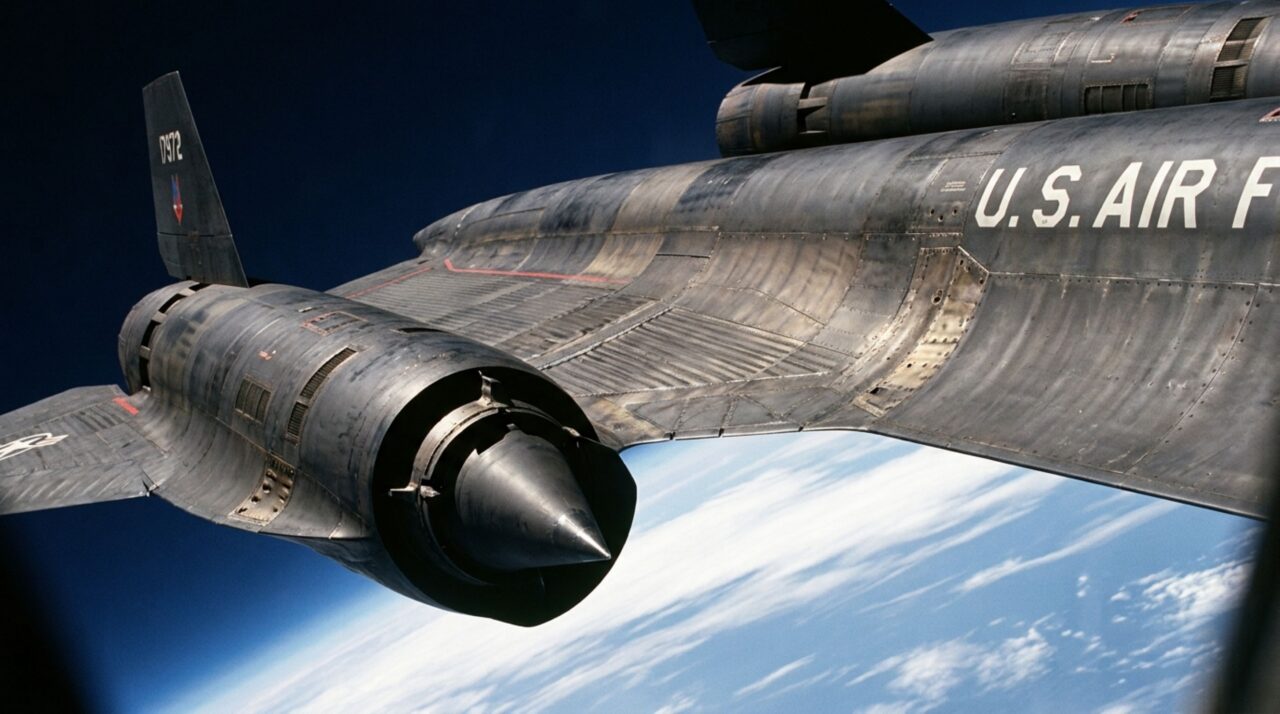 Painéis e juntas de titânio do Lockheed SR-71 Blackbird submetidos à expansão térmica em voo