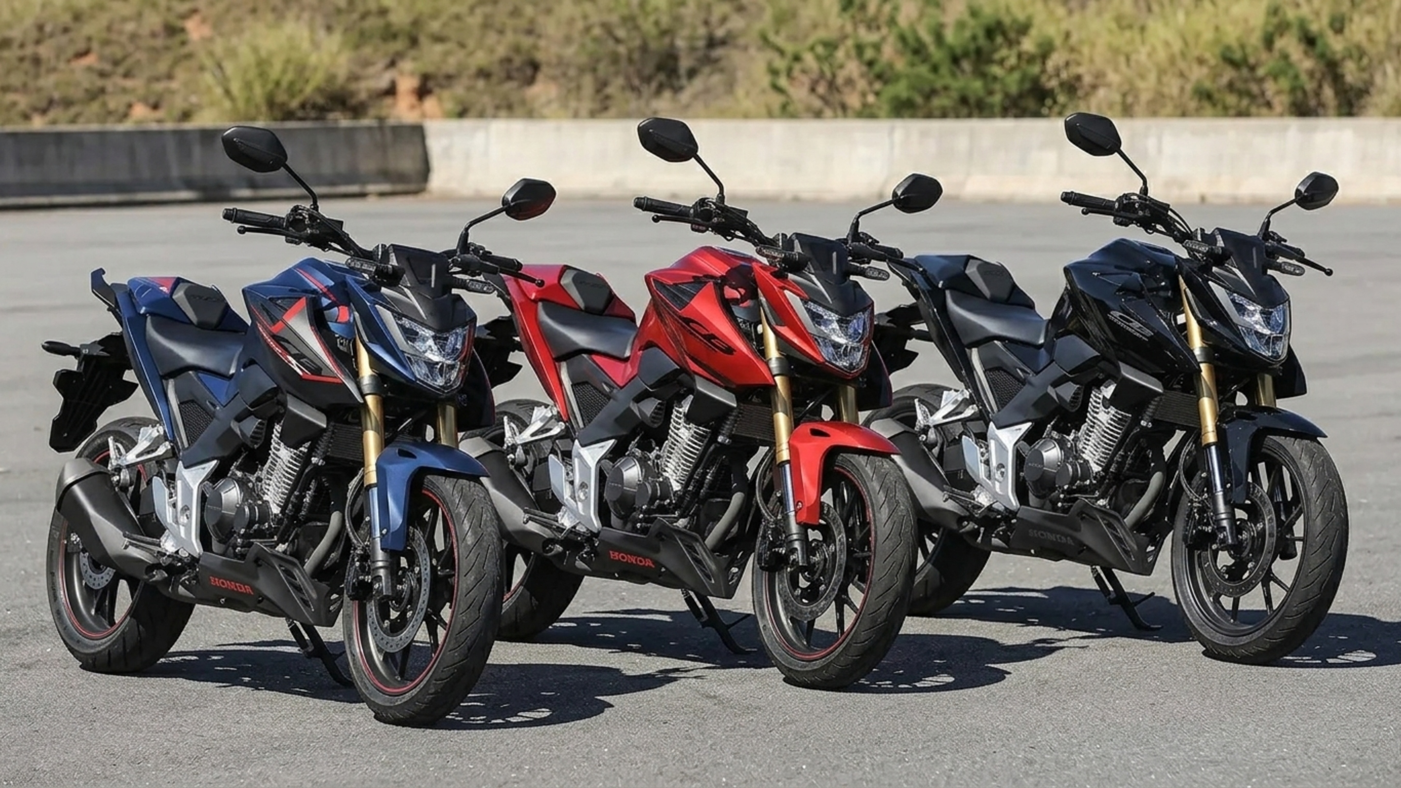 Naked flex de 293 cilindradas parte de R$ 25.150 com 24,7 cv, câmbio de seis marchas e iluminação de LED