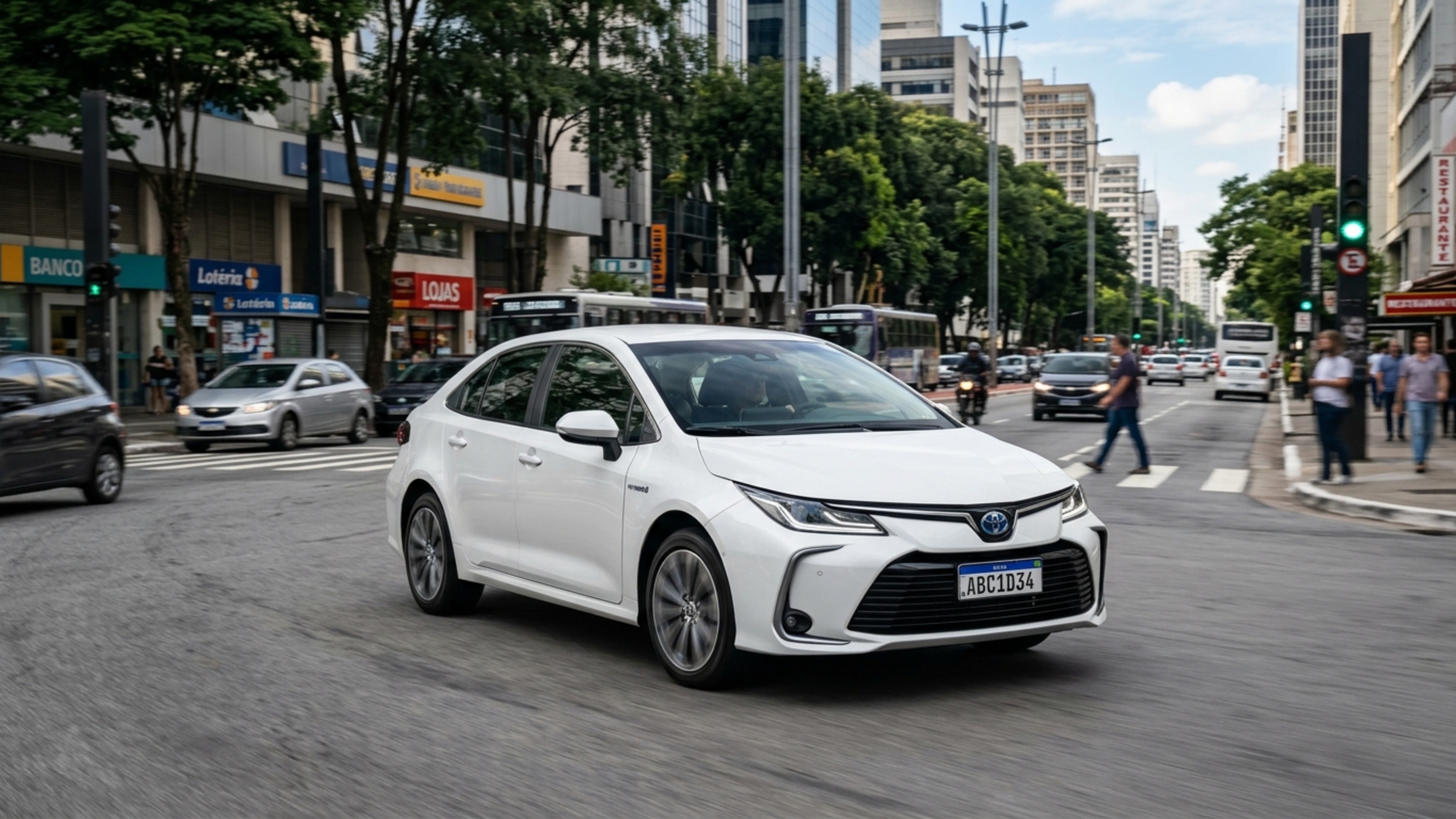 Sedã médio entrega motor 2.0, 175 cv e porta-malas de 470 litros sem recorrer ao turbo