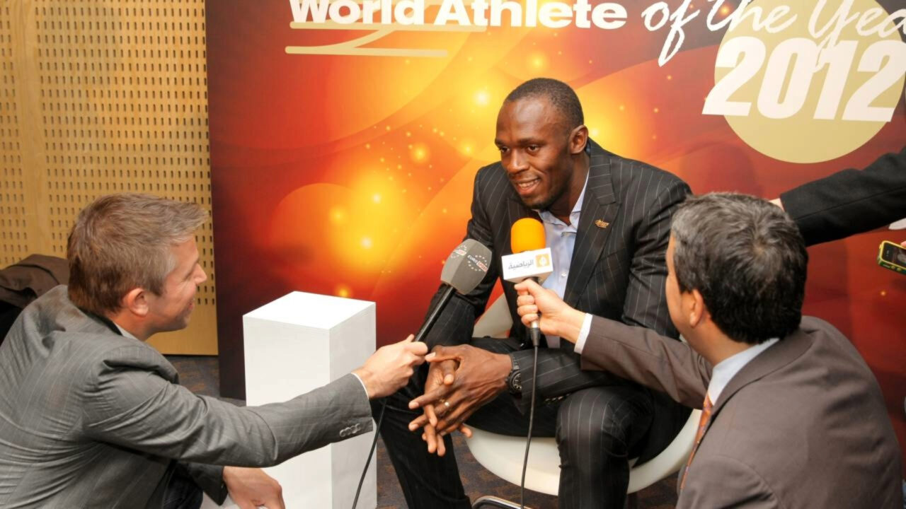 Usain Bolt, 40 anos, sobre esforço e perseverança Treinei por 4 anos para correr 9 segundos e as pessoas desistem quando não veem resultados em 2 meses