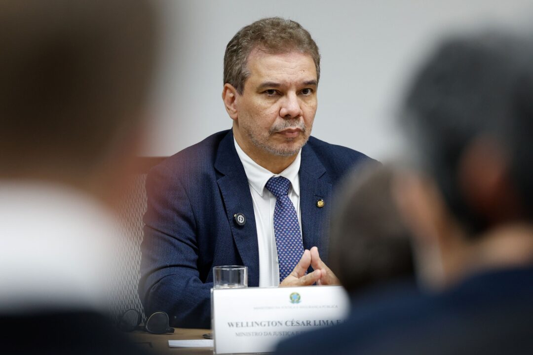 Campanha de Lula pressiona ministro da Justiça para blindar Lulinha?