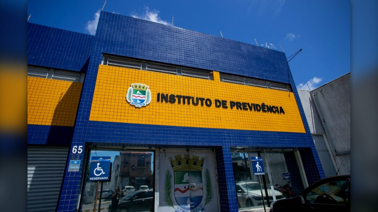 PF apura aplicações da previdência de Maceió no Master