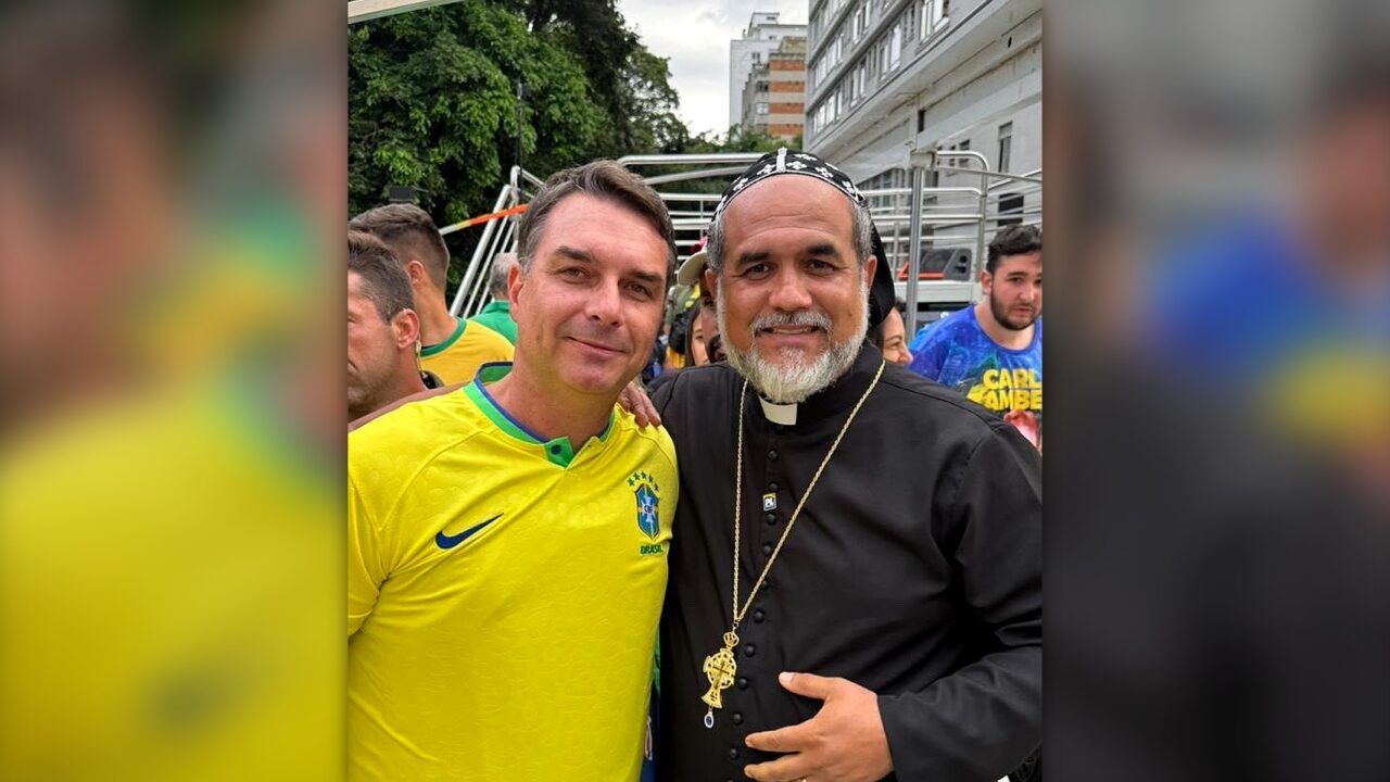 Crusoé: Flávio faz campanha para Padre Kelmon