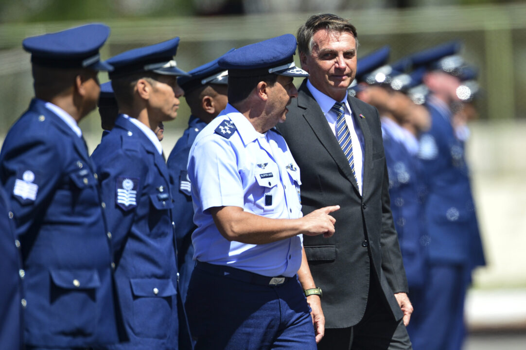 Crusoé: A última reunião dos militares nos estertores do governo Bolsonaro