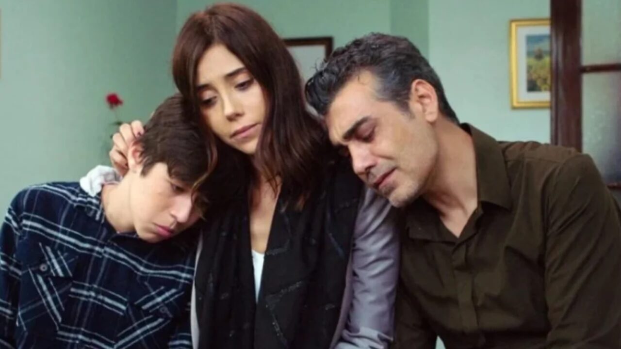 Record muda grade do horário nobre e resgata estratégia com duas novelas inéditas