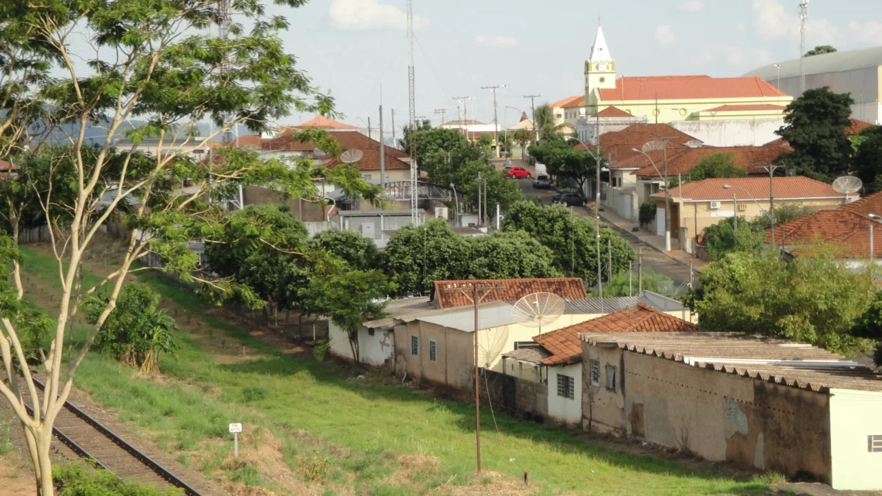 Cândido Rodrigues oferece rotina tranquila e estrutura de cidade pequena // Créditos: Wikipedia / Wikimedia Commons
