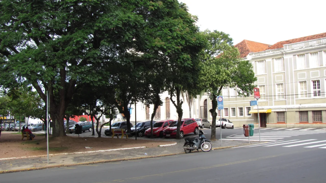 Gravataí reúne indústrias, bairros urbanos e áreas verdes //