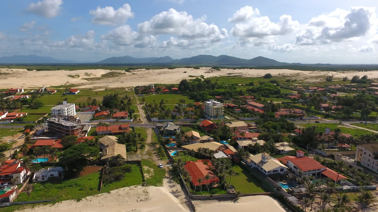Caucaia reúne praias, dunas e mar aberto no litoral cearense //