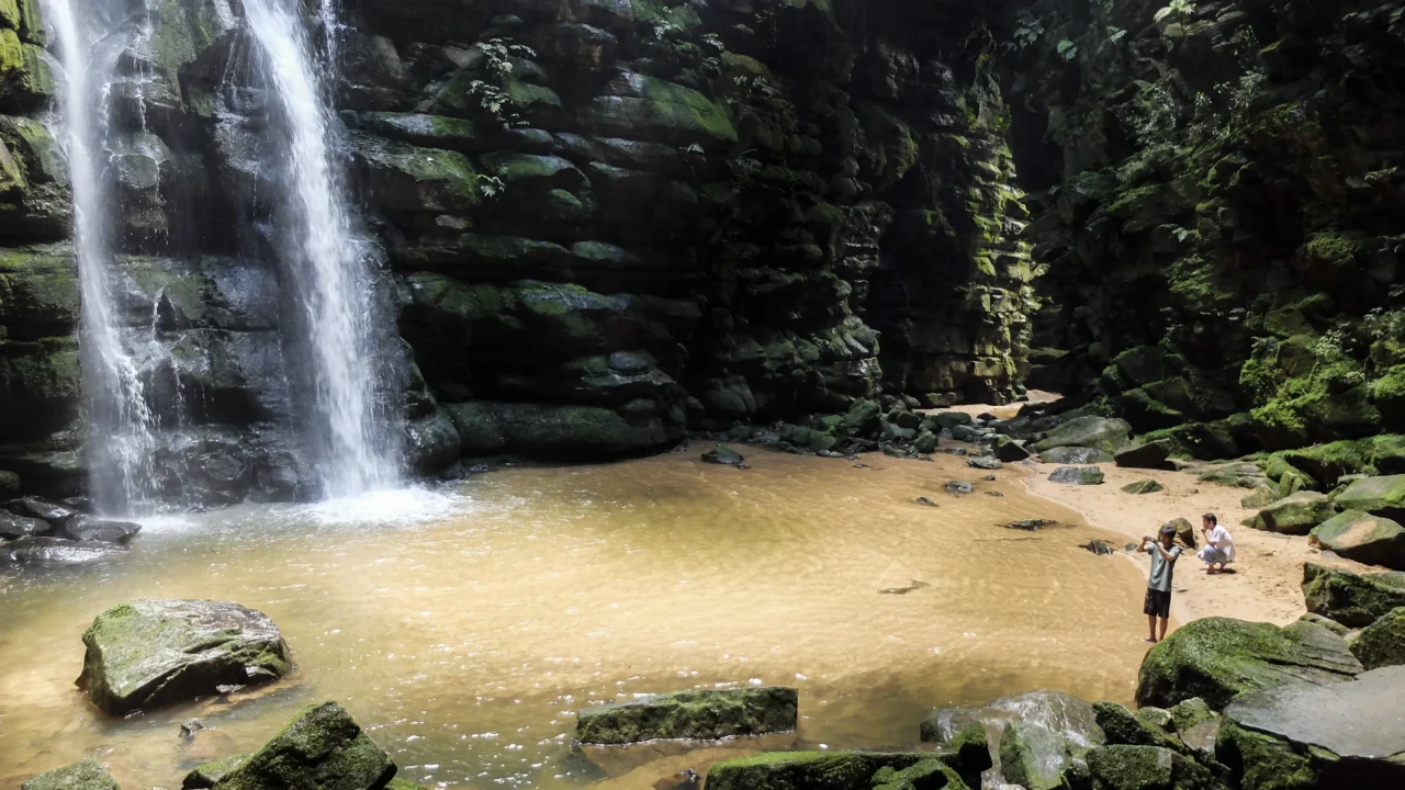 Ponta Grossa oferece trilhas, parques e cenários naturais //Ponta Grossa oferece trilhas, parques e cenários naturais //