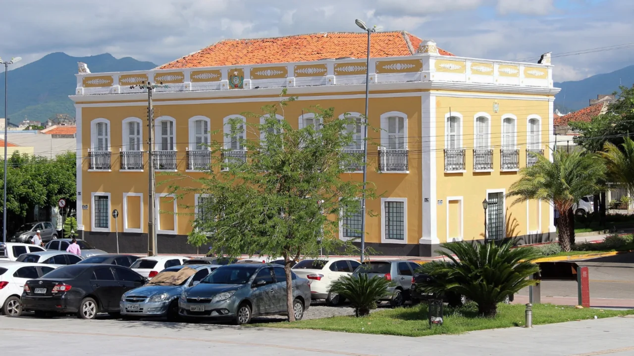 Sobral reúne escolas, construções históricas e paisagens do sertão //