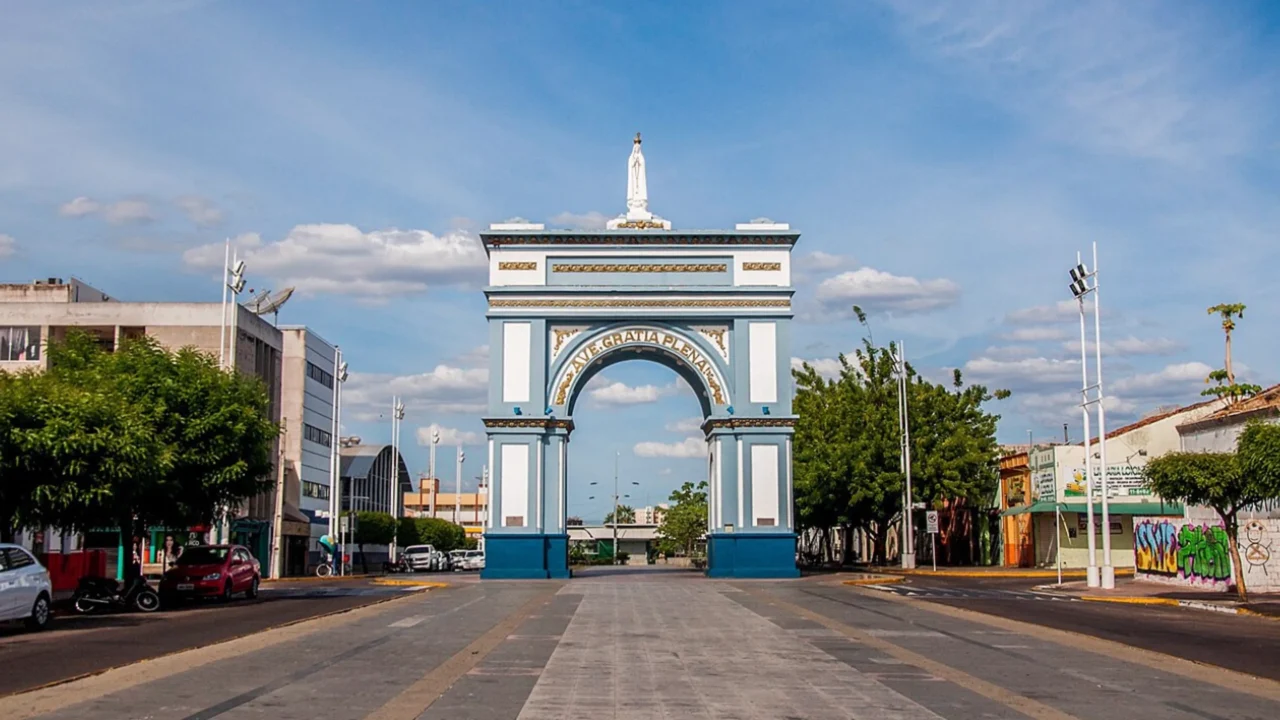 Sobral reúne escolas, construções históricas e paisagens do sertão //