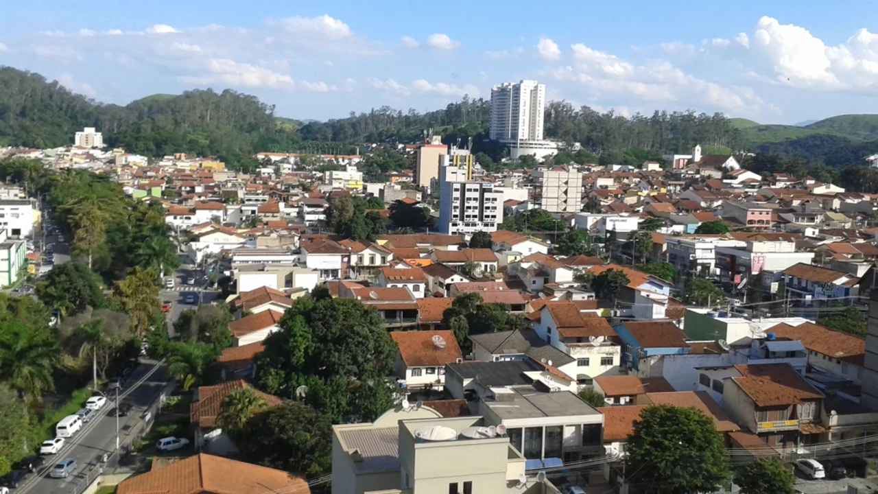 Volta Redonda reúne áreas urbanas, indústria e espaços verdes //